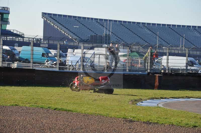 Rockingham no limits trackday;enduro digital images;event digital images;eventdigitalimages;no limits trackdays;peter wileman photography;racing digital images;rockingham raceway northamptonshire;rockingham trackday photographs;trackday digital images;trackday photos
