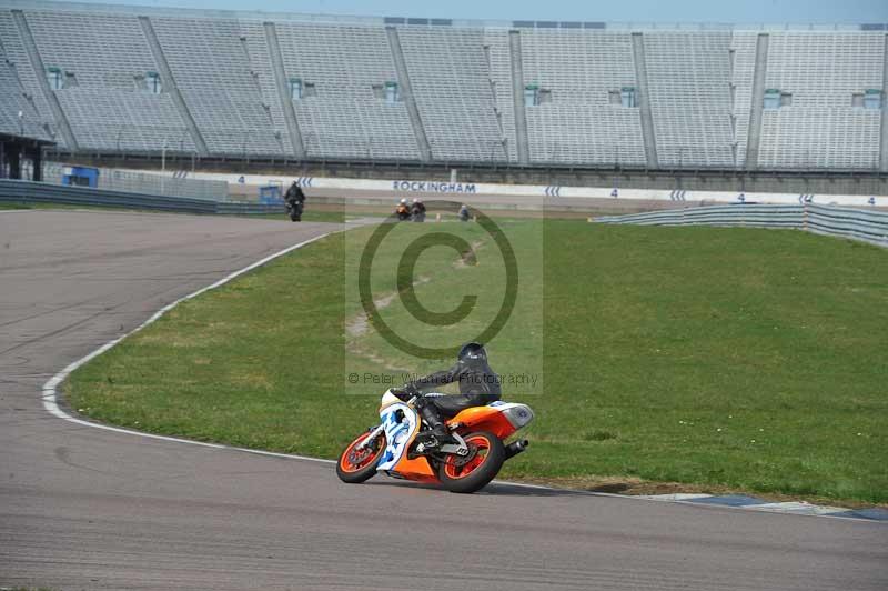 Rockingham no limits trackday;enduro digital images;event digital images;eventdigitalimages;no limits trackdays;peter wileman photography;racing digital images;rockingham raceway northamptonshire;rockingham trackday photographs;trackday digital images;trackday photos