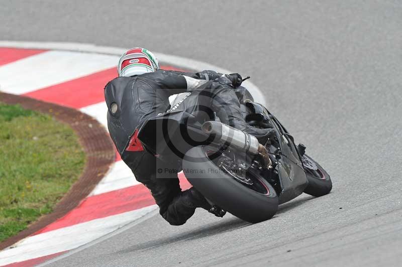 march 2010;motorbikes;no limits;peter wileman photography;portimao;portugal;trackday;trackday digital images