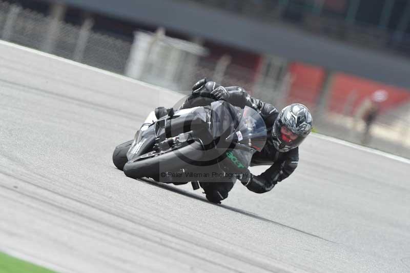 march 2010;motorbikes;no limits;peter wileman photography;portimao;portugal;trackday;trackday digital images