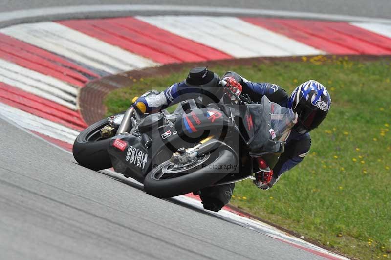 march 2010;motorbikes;no limits;peter wileman photography;portimao;portugal;trackday;trackday digital images