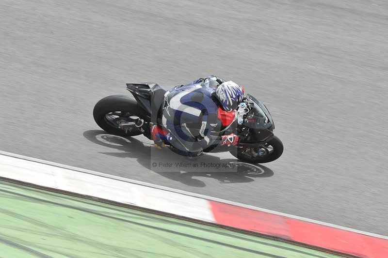 march 2010;motorbikes;no limits;peter wileman photography;portimao;portugal;trackday;trackday digital images