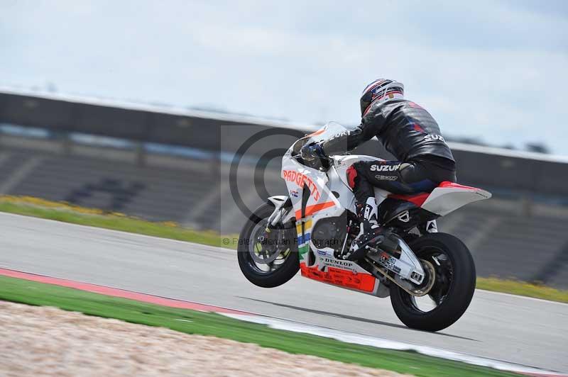 march 2010;motorbikes;no limits;peter wileman photography;portimao;portugal;trackday;trackday digital images