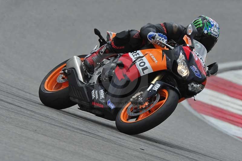 march 2010;motorbikes;no limits;peter wileman photography;portimao;portugal;trackday;trackday digital images