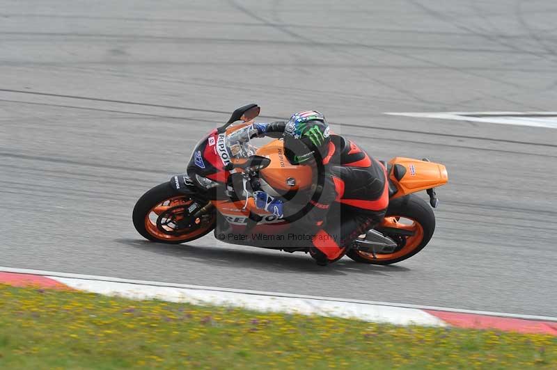 march 2010;motorbikes;no limits;peter wileman photography;portimao;portugal;trackday;trackday digital images