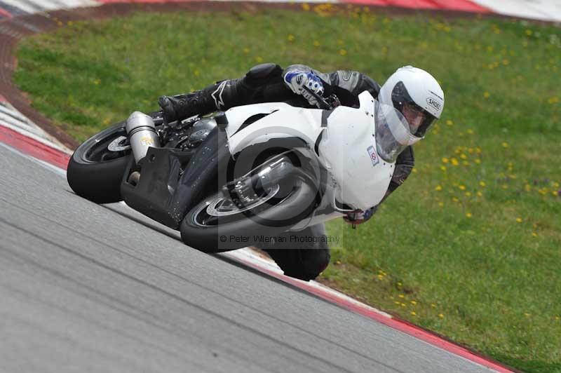 march 2010;motorbikes;no limits;peter wileman photography;portimao;portugal;trackday;trackday digital images