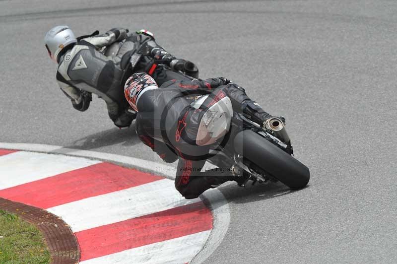 march 2010;motorbikes;no limits;peter wileman photography;portimao;portugal;trackday;trackday digital images