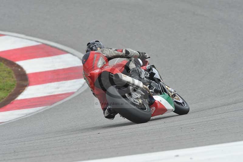 march 2010;motorbikes;no limits;peter wileman photography;portimao;portugal;trackday;trackday digital images