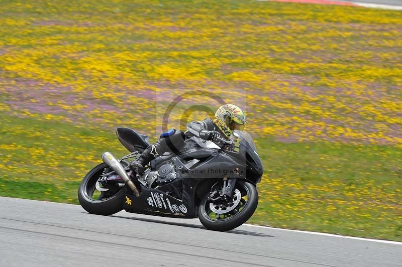 march 2010;motorbikes;no limits;peter wileman photography;portimao;portugal;trackday;trackday digital images