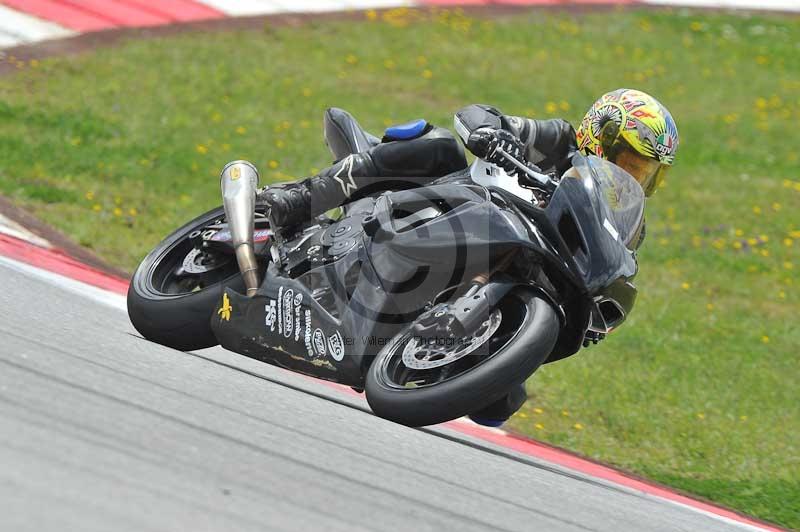 march 2010;motorbikes;no limits;peter wileman photography;portimao;portugal;trackday;trackday digital images