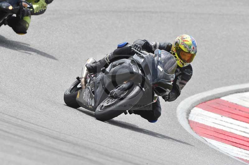 march 2010;motorbikes;no limits;peter wileman photography;portimao;portugal;trackday;trackday digital images