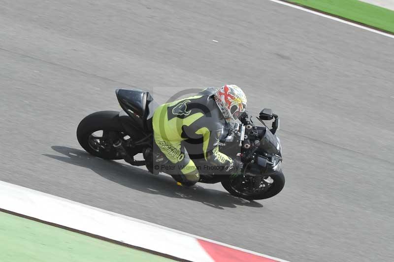 march 2010;motorbikes;no limits;peter wileman photography;portimao;portugal;trackday;trackday digital images