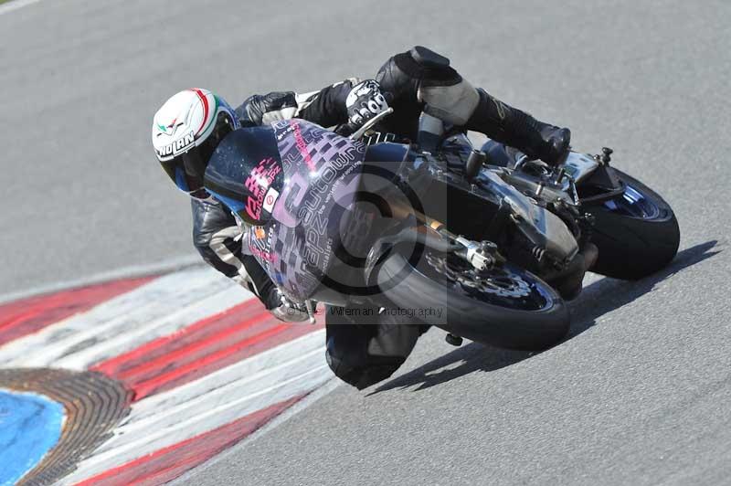 march 2010;motorbikes;no limits;peter wileman photography;portimao;portugal;trackday;trackday digital images
