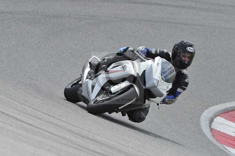 march 2010;motorbikes;no limits;peter wileman photography;portimao;portugal;trackday;trackday digital images