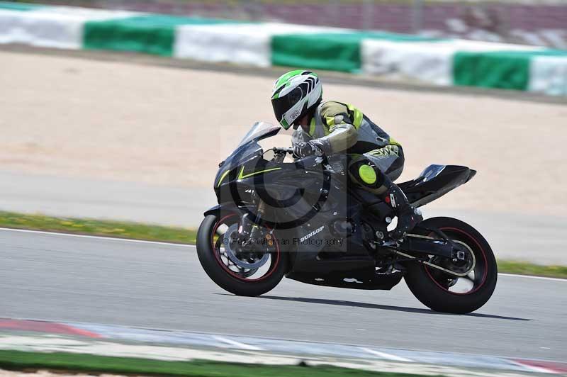 march 2010;motorbikes;no limits;peter wileman photography;portimao;portugal;trackday;trackday digital images