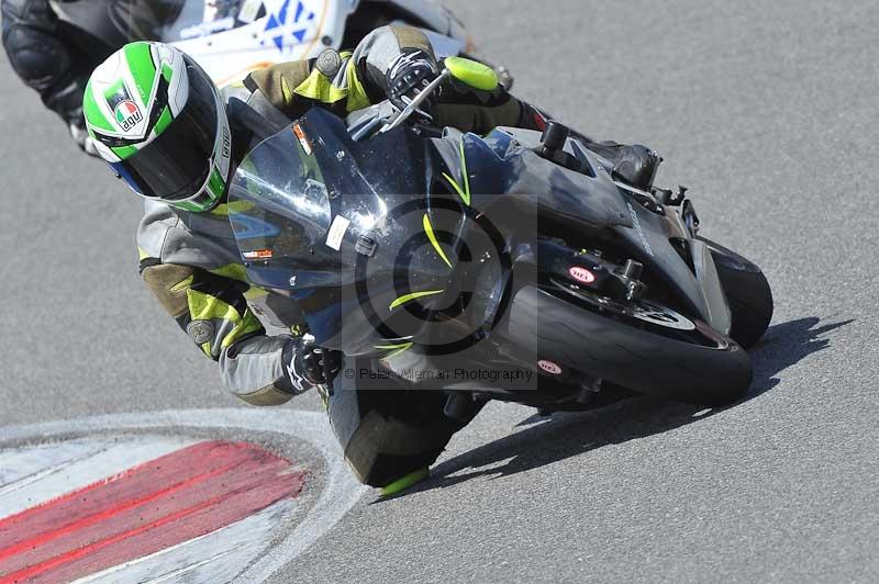 march 2010;motorbikes;no limits;peter wileman photography;portimao;portugal;trackday;trackday digital images