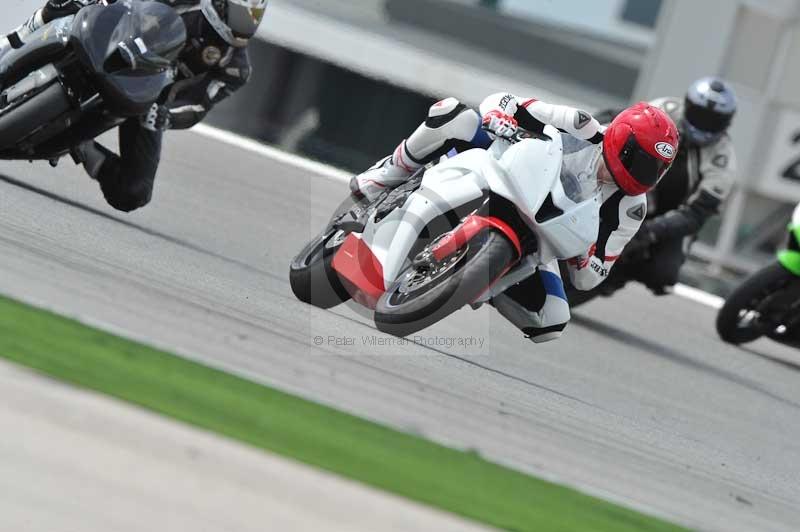 march 2010;motorbikes;no limits;peter wileman photography;portimao;portugal;trackday;trackday digital images