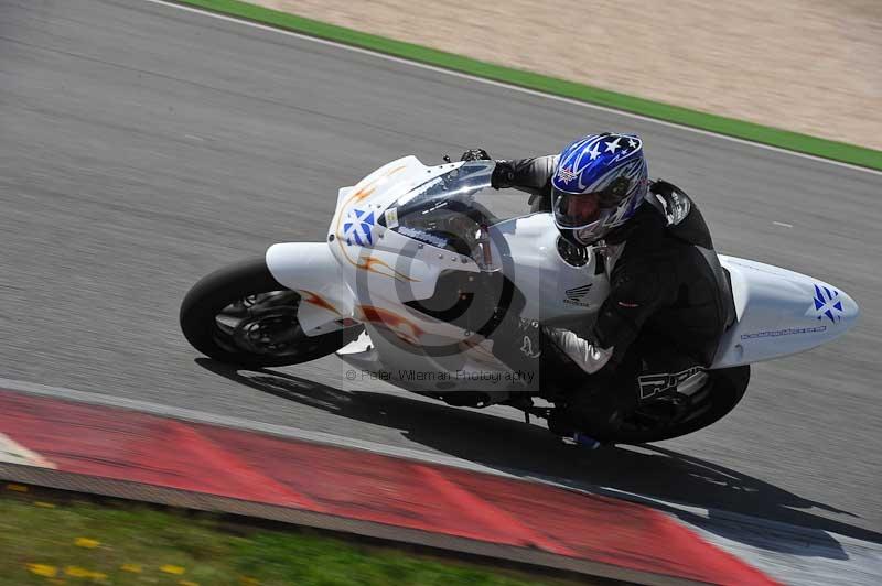 march 2010;motorbikes;no limits;peter wileman photography;portimao;portugal;trackday;trackday digital images