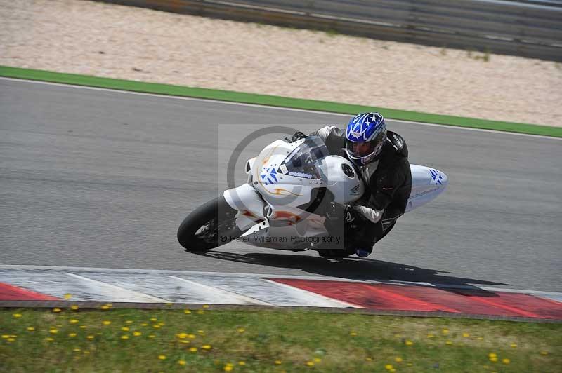 march 2010;motorbikes;no limits;peter wileman photography;portimao;portugal;trackday;trackday digital images