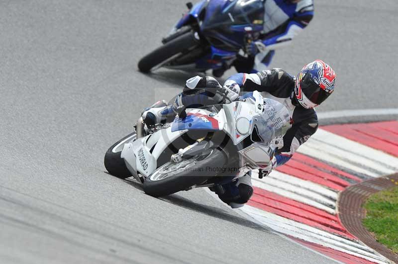 march 2010;motorbikes;no limits;peter wileman photography;portimao;portugal;trackday;trackday digital images