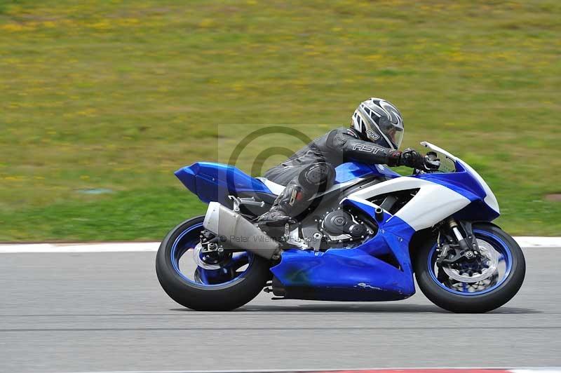 march 2010;motorbikes;no limits;peter wileman photography;portimao;portugal;trackday;trackday digital images