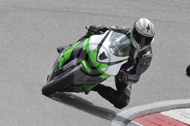 march 2010;motorbikes;no limits;peter wileman photography;portimao;portugal;trackday;trackday digital images