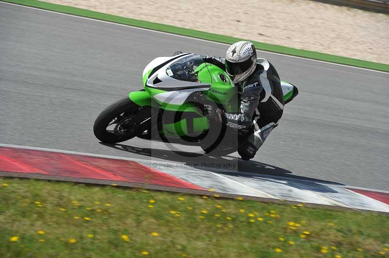 march 2010;motorbikes;no limits;peter wileman photography;portimao;portugal;trackday;trackday digital images