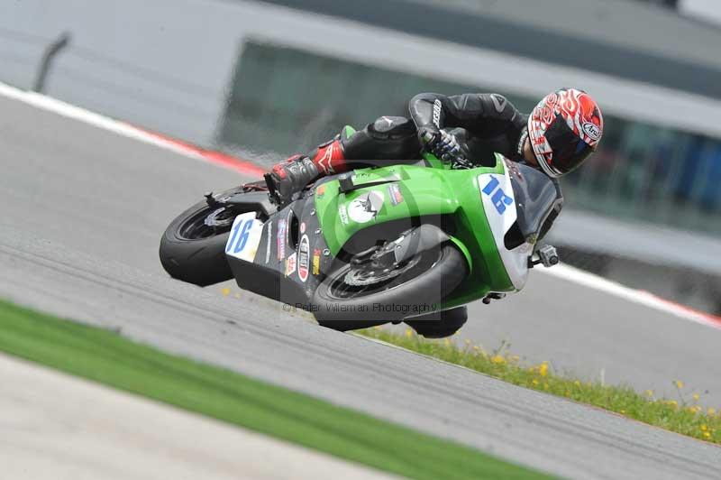 march 2010;motorbikes;no limits;peter wileman photography;portimao;portugal;trackday;trackday digital images