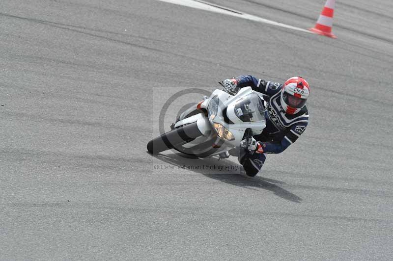 march 2010;motorbikes;no limits;peter wileman photography;portimao;portugal;trackday;trackday digital images