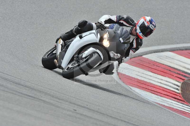 march 2010;motorbikes;no limits;peter wileman photography;portimao;portugal;trackday;trackday digital images
