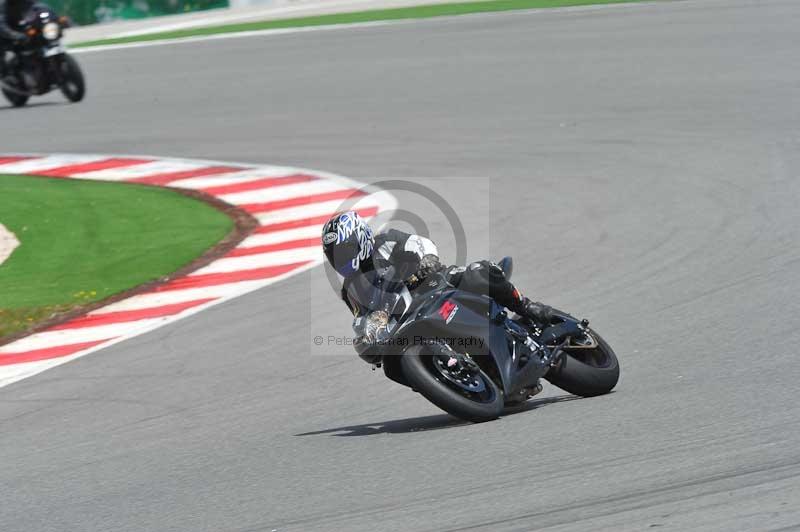 march 2010;motorbikes;no limits;peter wileman photography;portimao;portugal;trackday;trackday digital images
