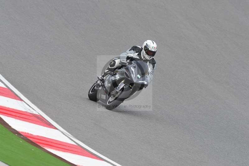 march 2010;motorbikes;no limits;peter wileman photography;portimao;portugal;trackday;trackday digital images