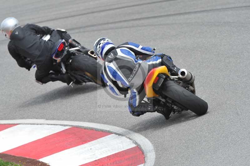 march 2010;motorbikes;no limits;peter wileman photography;portimao;portugal;trackday;trackday digital images