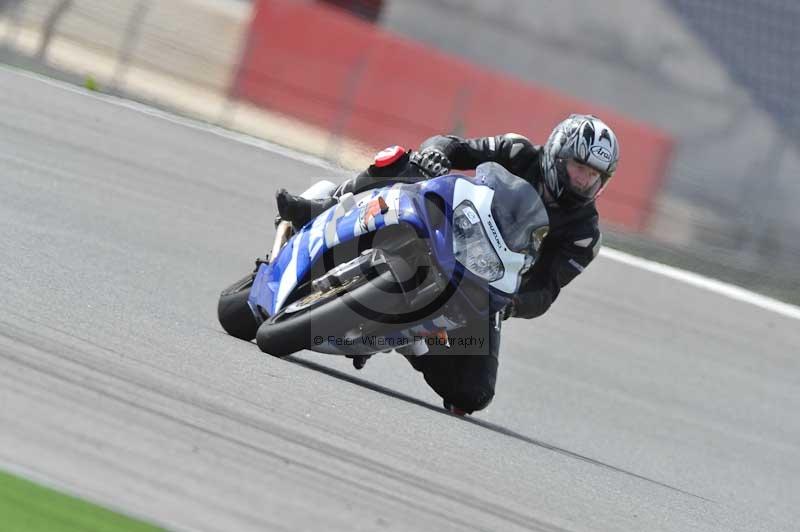 march 2010;motorbikes;no limits;peter wileman photography;portimao;portugal;trackday;trackday digital images