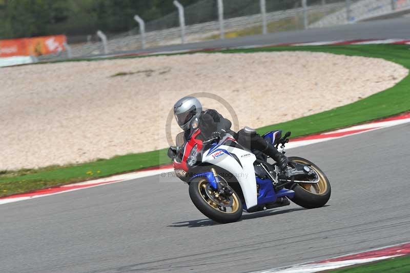 march 2010;motorbikes;no limits;peter wileman photography;portimao;portugal;trackday;trackday digital images