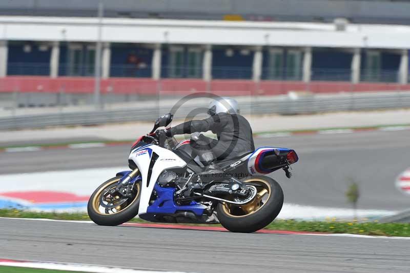 march 2010;motorbikes;no limits;peter wileman photography;portimao;portugal;trackday;trackday digital images