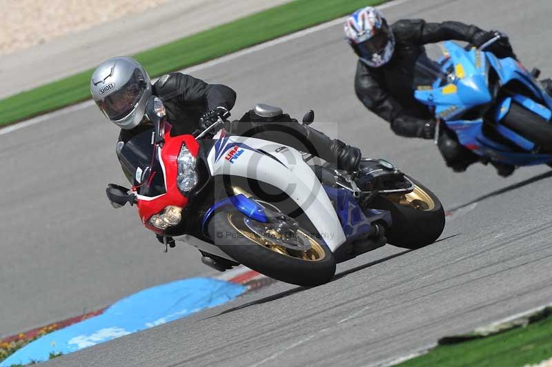 march 2010;motorbikes;no limits;peter wileman photography;portimao;portugal;trackday;trackday digital images