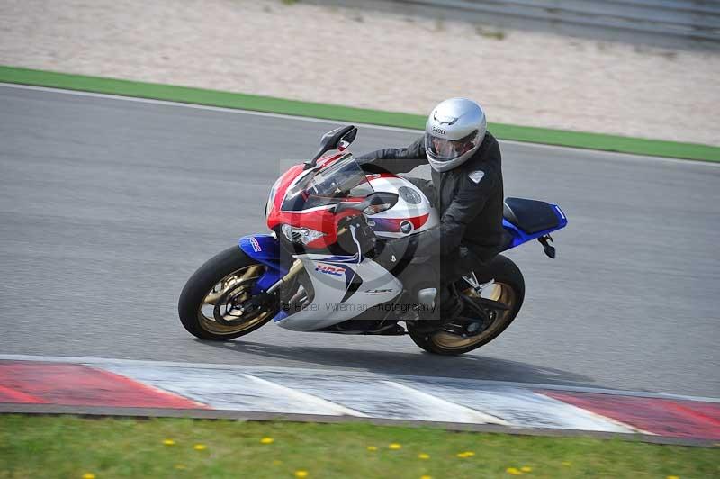 march 2010;motorbikes;no limits;peter wileman photography;portimao;portugal;trackday;trackday digital images