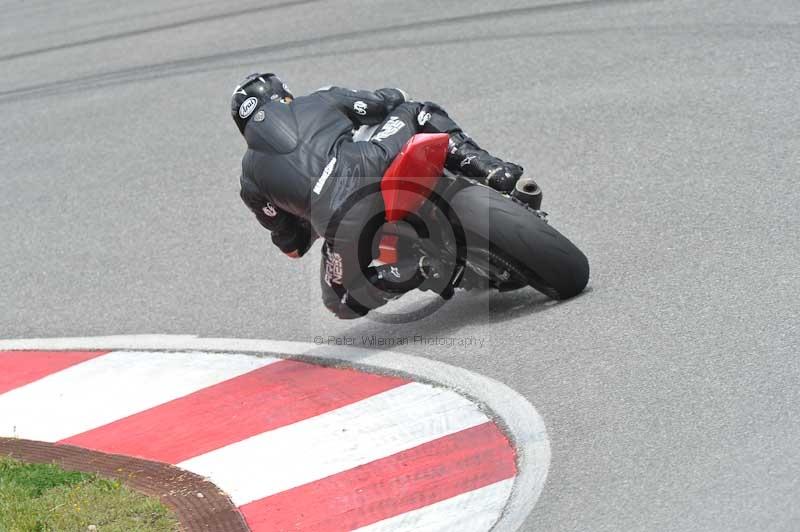 march 2010;motorbikes;no limits;peter wileman photography;portimao;portugal;trackday;trackday digital images