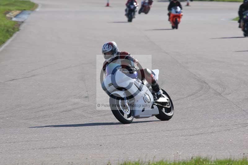 Rockingham no limits trackday;enduro digital images;event digital images;eventdigitalimages;no limits trackdays;peter wileman photography;racing digital images;rockingham raceway northamptonshire;rockingham trackday photographs;trackday digital images;trackday photos