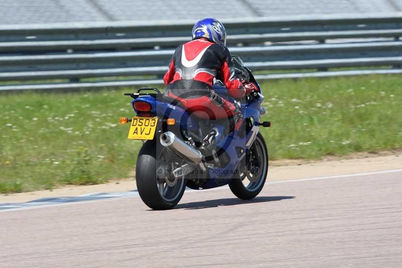 Rockingham no limits trackday;enduro digital images;event digital images;eventdigitalimages;no limits trackdays;peter wileman photography;racing digital images;rockingham raceway northamptonshire;rockingham trackday photographs;trackday digital images;trackday photos