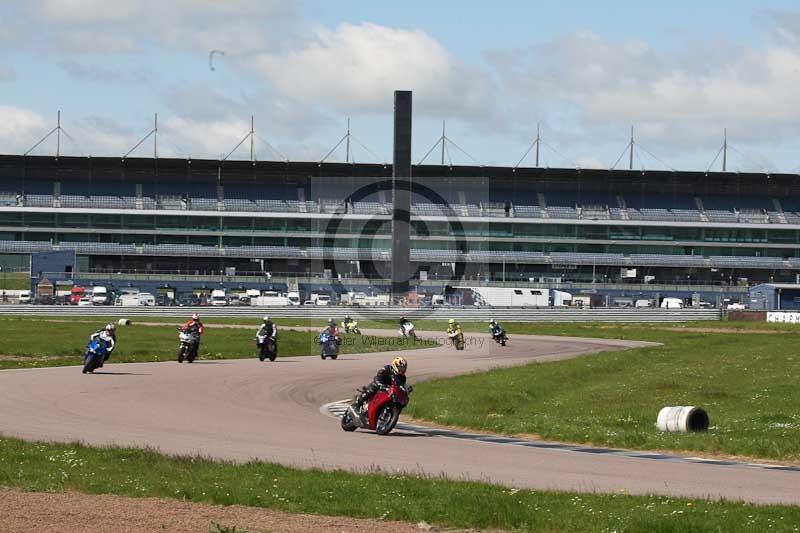 Rockingham no limits trackday;enduro digital images;event digital images;eventdigitalimages;no limits trackdays;peter wileman photography;racing digital images;rockingham raceway northamptonshire;rockingham trackday photographs;trackday digital images;trackday photos