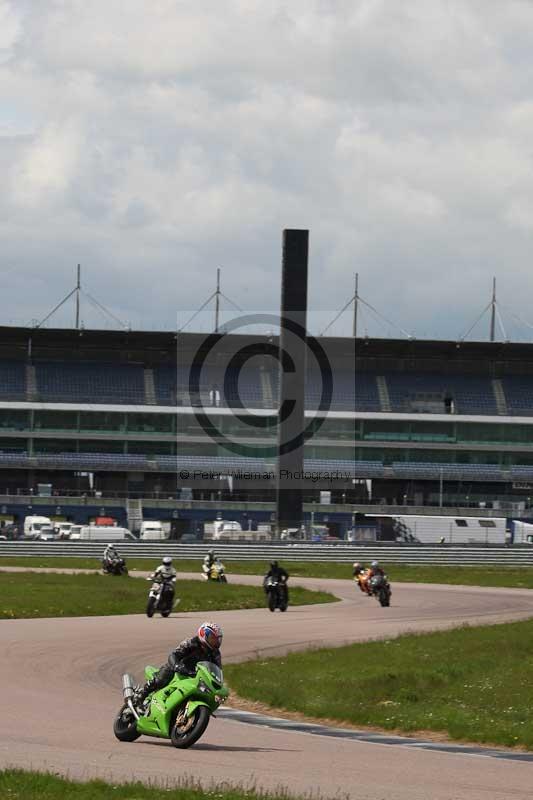 Rockingham no limits trackday;enduro digital images;event digital images;eventdigitalimages;no limits trackdays;peter wileman photography;racing digital images;rockingham raceway northamptonshire;rockingham trackday photographs;trackday digital images;trackday photos