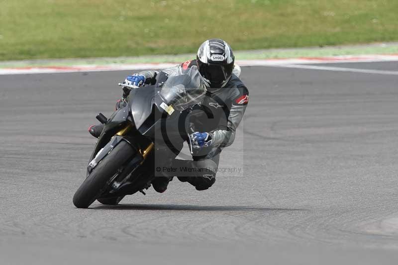 Motorcycle action photographs;Trackday digital images;brands;brands hatch photographs;event digital images;eventdigitalimages;motor racing london;no limits trackday;peter wileman photography;trackday;trackday photos