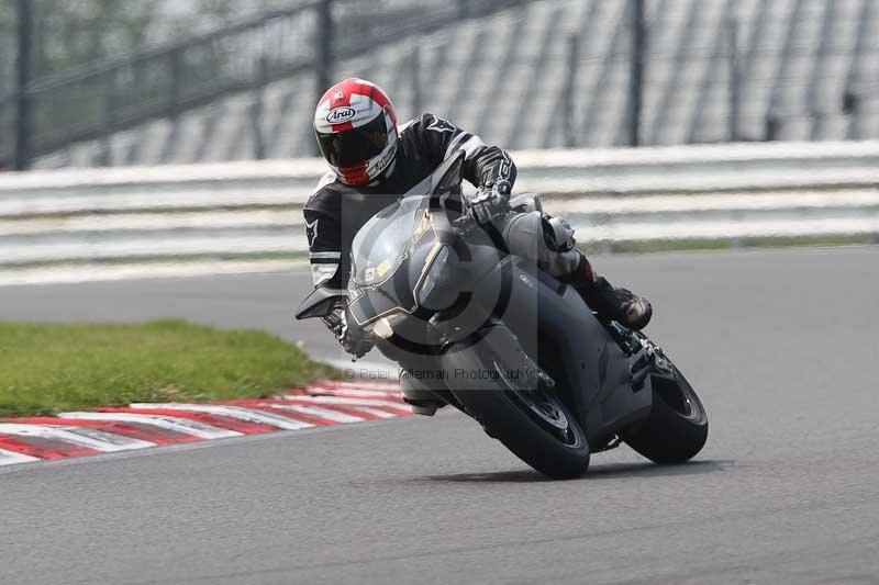 Motorcycle action photographs;Trackday digital images;brands;brands hatch photographs;event digital images;eventdigitalimages;motor racing london;no limits trackday;peter wileman photography;trackday;trackday photos