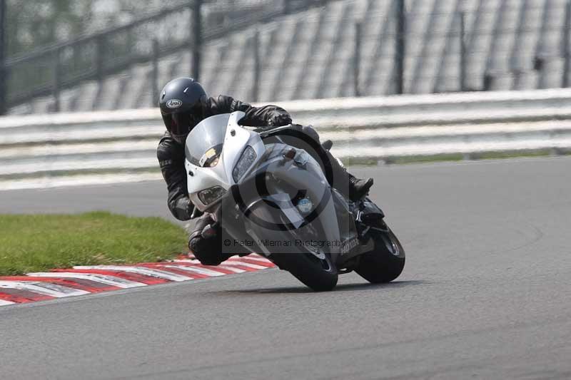 Motorcycle action photographs;Trackday digital images;brands;brands hatch photographs;event digital images;eventdigitalimages;motor racing london;no limits trackday;peter wileman photography;trackday;trackday photos