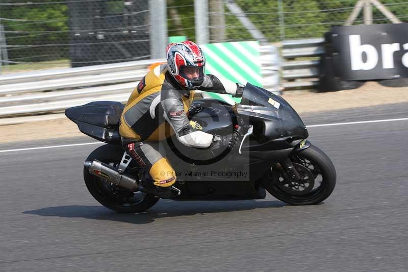 Motorcycle action photographs;Trackday digital images;brands;brands hatch photographs;event digital images;eventdigitalimages;motor racing london;no limits trackday;peter wileman photography;trackday;trackday photos