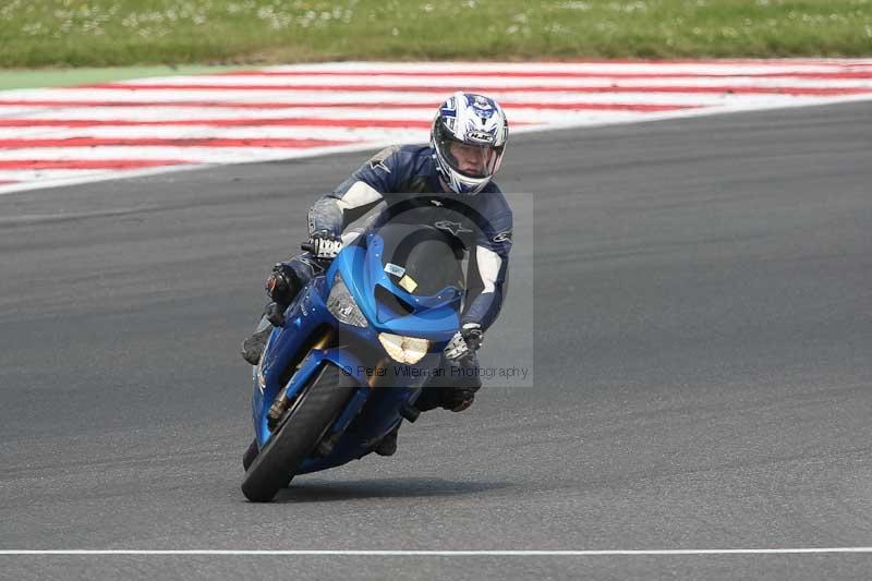 Motorcycle action photographs;Trackday digital images;brands;brands hatch photographs;event digital images;eventdigitalimages;motor racing london;no limits trackday;peter wileman photography;trackday;trackday photos