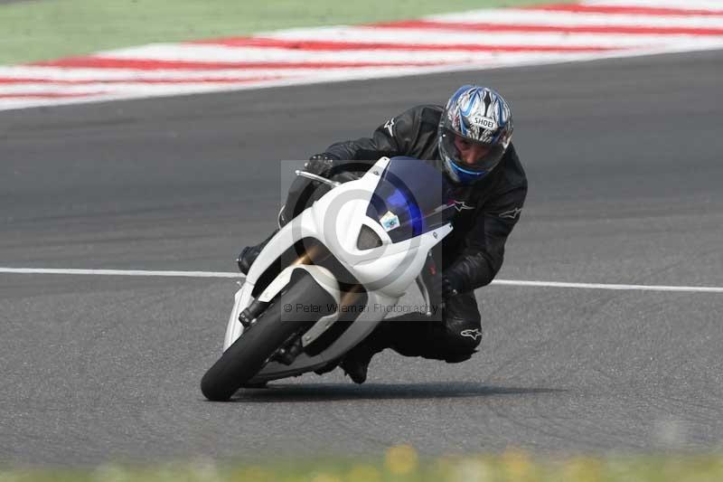 Motorcycle action photographs;Trackday digital images;brands;brands hatch photographs;event digital images;eventdigitalimages;motor racing london;no limits trackday;peter wileman photography;trackday;trackday photos