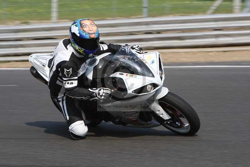 Motorcycle action photographs;Trackday digital images;brands;brands hatch photographs;event digital images;eventdigitalimages;motor racing london;no limits trackday;peter wileman photography;trackday;trackday photos